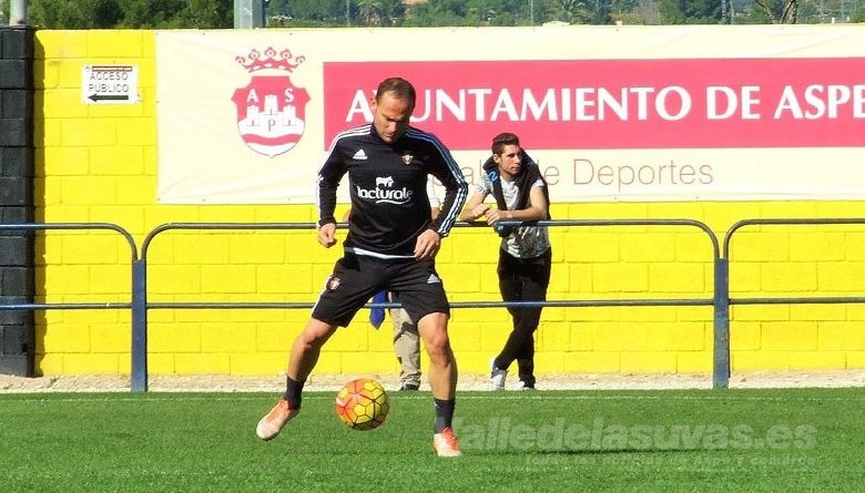 Nino delantero Elche