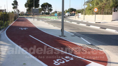 Carril bici a la entrada por Aspe