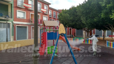 tobogán columpio parque