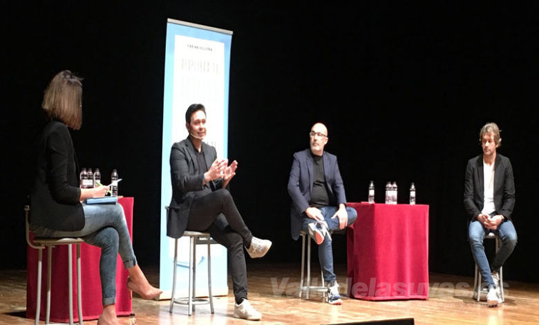 Fabián Villena presenta libro.
