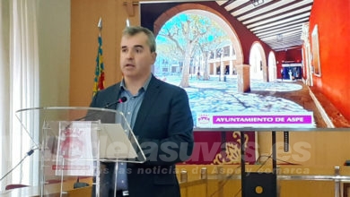 Antonio Puerto anuncia el paquete de medidas para ayudar a pagar el recibo de la luz